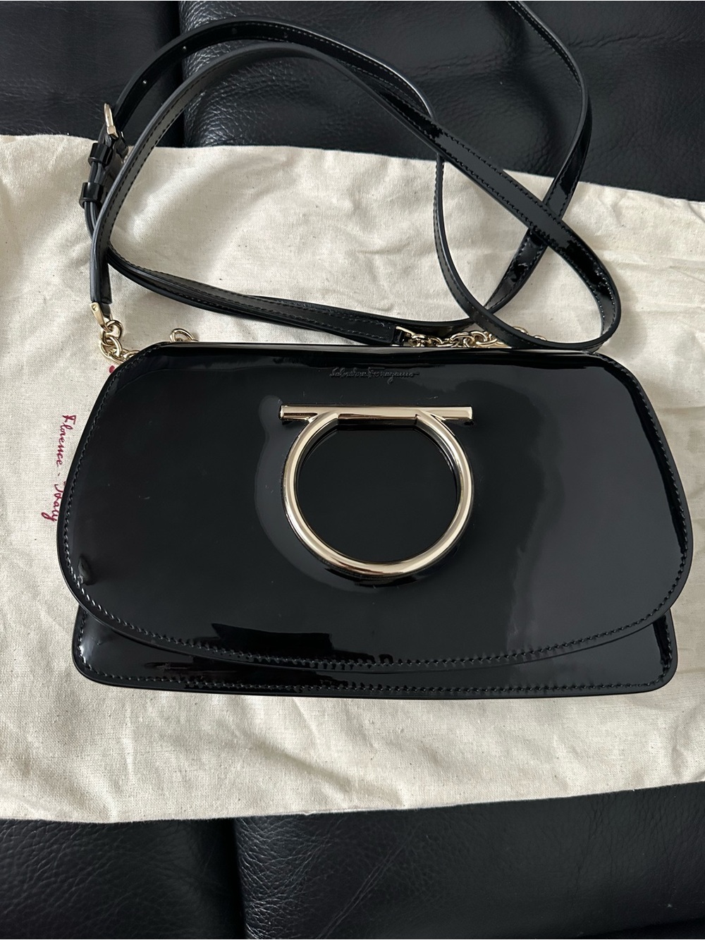 Salvatore Ferragamo Black Patent Vara Gancini Crossbody Bag - Picture 4 of 13